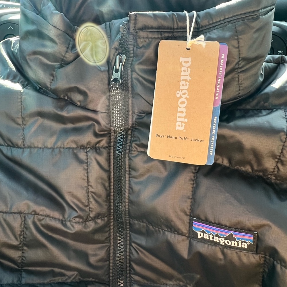 NWT Patagonia Boys Size Medium (10) Nano Puff Jacket In Black.